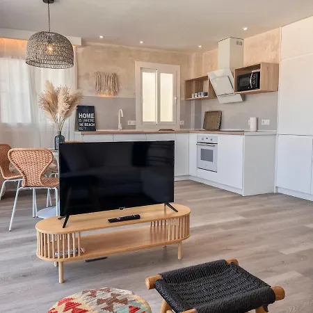 Cozy House, Great Views Apartment